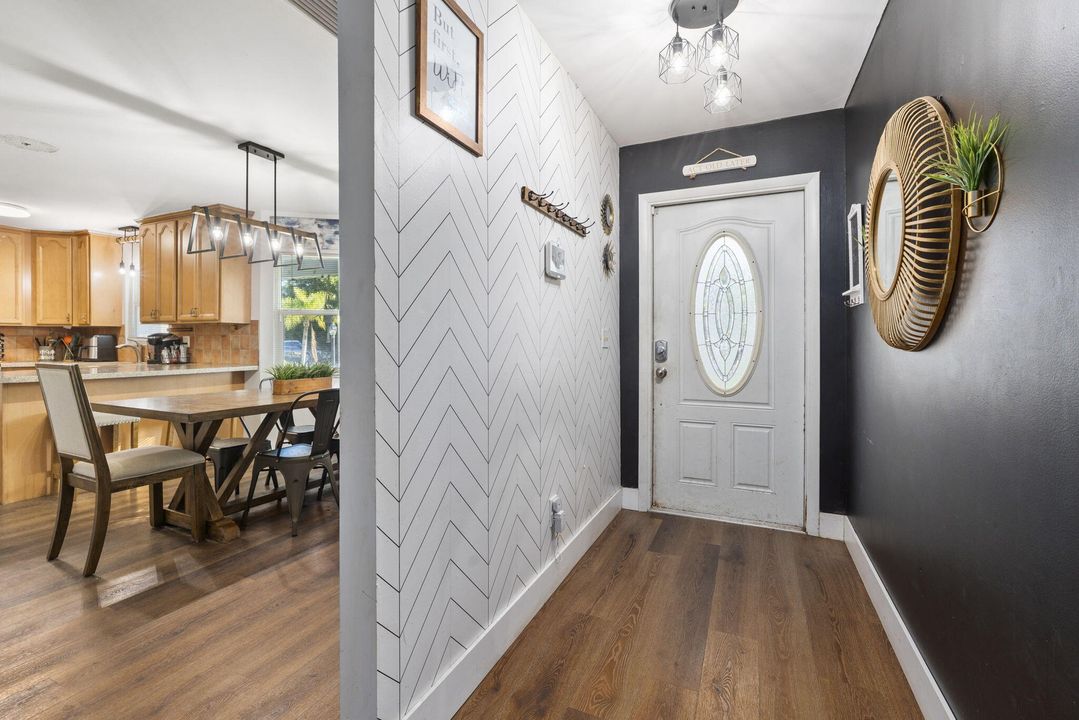 待售: $350,000 (3 贝兹, 2 浴室, 1681 平方英尺)