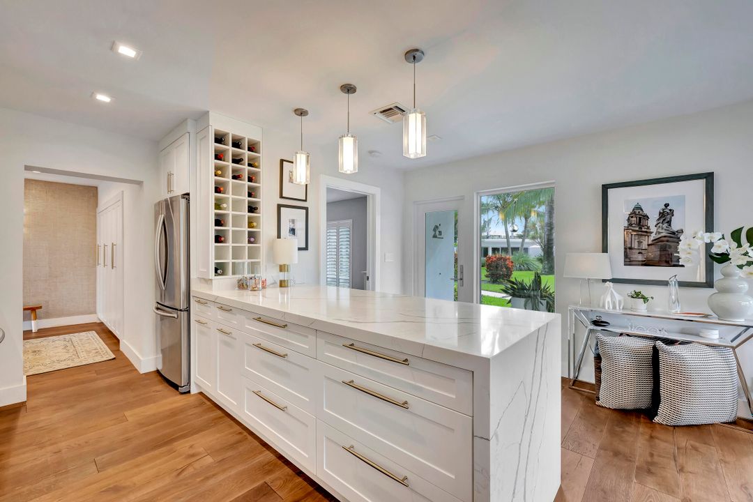 На продажу: $1,350,000 (3 спален, 2 ванн, 1596 Квадратных фут)