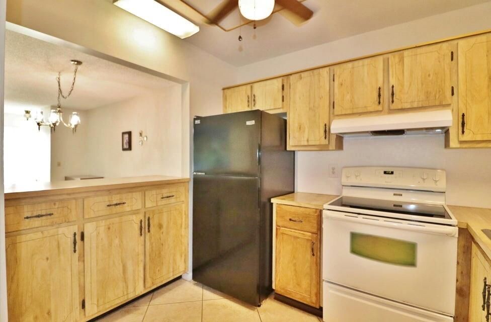 На продажу: $94,500 (1 спален, 1 ванн, 816 Квадратных фут)