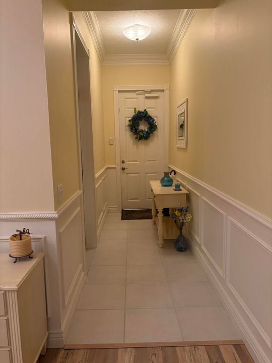 For Sale: $419,900 (2 beds, 2 baths, 1989 Square Feet)