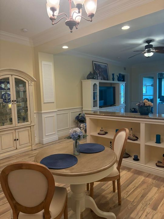 For Sale: $419,900 (2 beds, 2 baths, 1989 Square Feet)