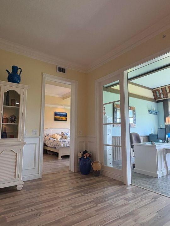 For Sale: $419,900 (2 beds, 2 baths, 1989 Square Feet)