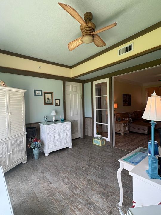 For Sale: $419,900 (2 beds, 2 baths, 1989 Square Feet)