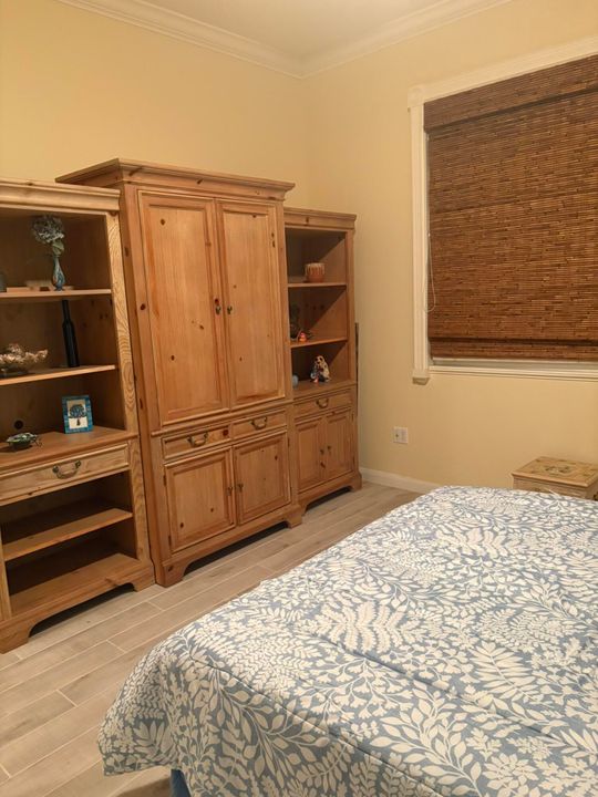 For Sale: $419,900 (2 beds, 2 baths, 1989 Square Feet)