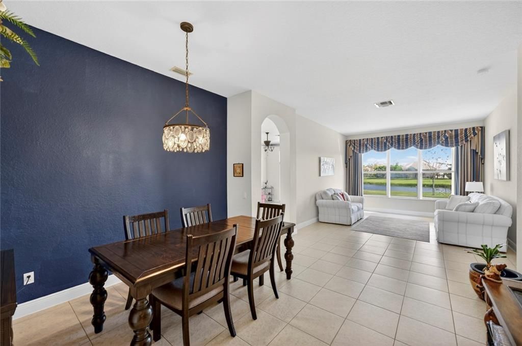 待售: $475,000 (4 贝兹, 2 浴室, 2151 平方英尺)