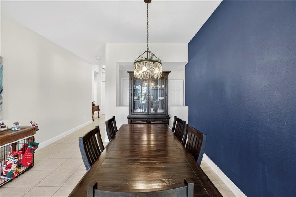 待售: $475,000 (4 贝兹, 2 浴室, 2151 平方英尺)