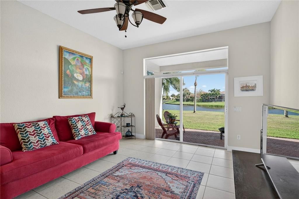 待售: $475,000 (4 贝兹, 2 浴室, 2151 平方英尺)