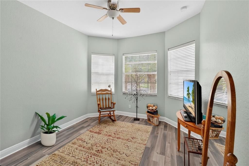 待售: $475,000 (4 贝兹, 2 浴室, 2151 平方英尺)