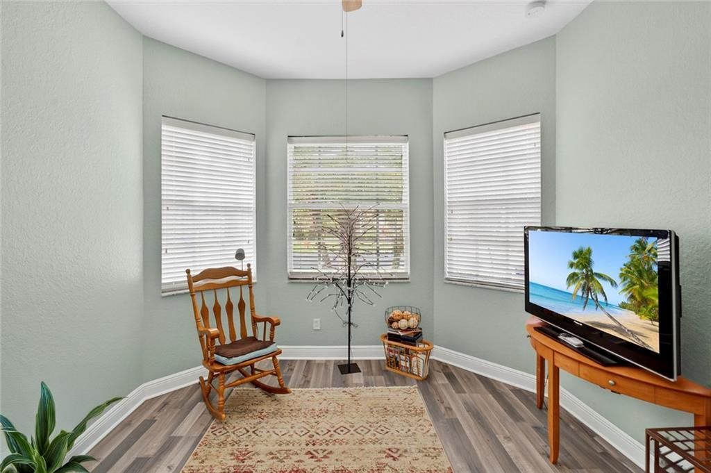 待售: $475,000 (4 贝兹, 2 浴室, 2151 平方英尺)