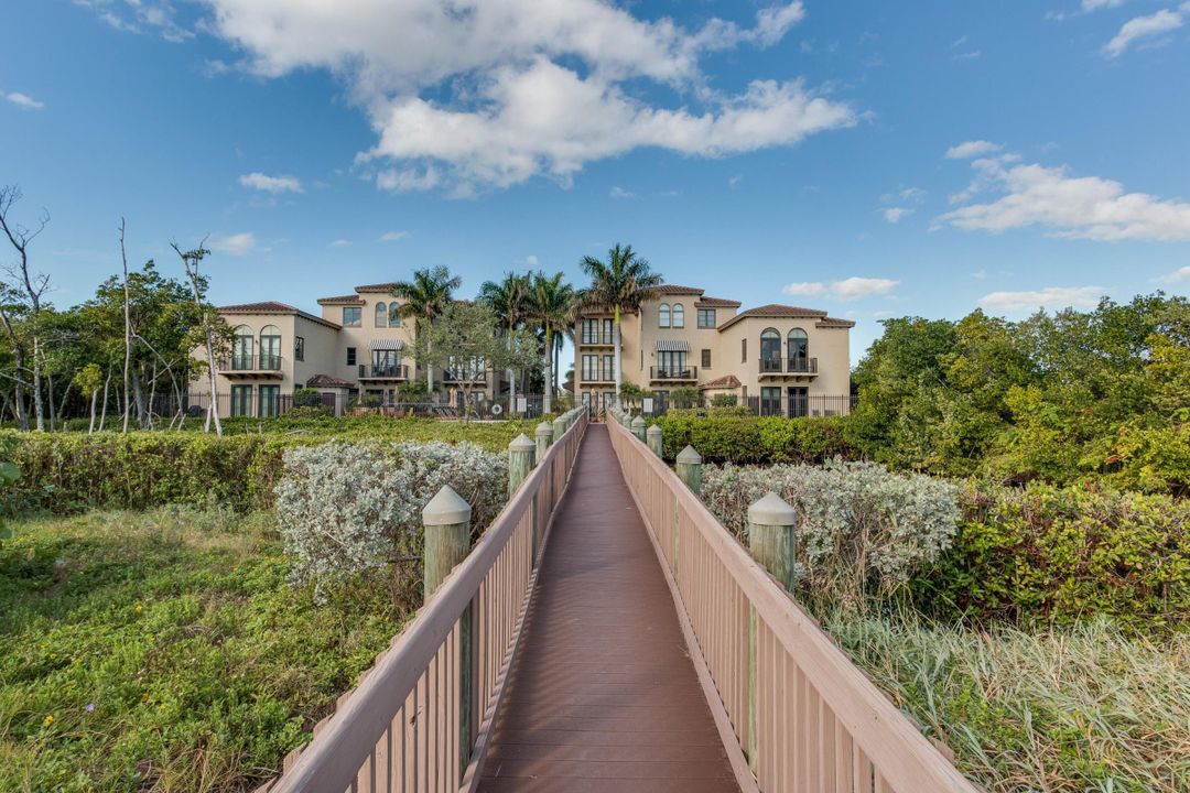 На продажу: $600,000 (3 спален, 2 ванн, 1930 Квадратных фут)