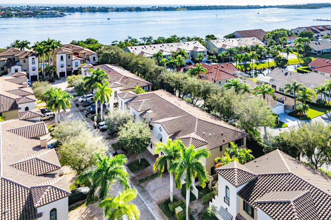 На продажу: $600,000 (3 спален, 2 ванн, 1930 Квадратных фут)