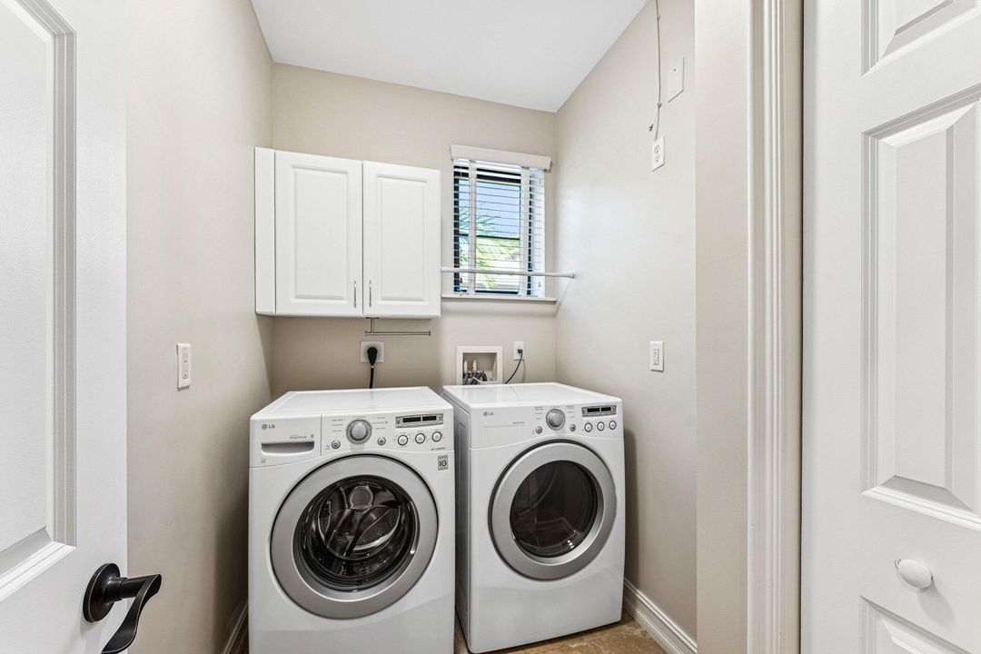 На продажу: $600,000 (3 спален, 2 ванн, 1930 Квадратных фут)