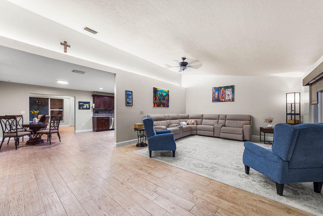 На продажу: $800,000 (3 спален, 3 ванн, 2382 Квадратных фут)