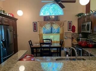 En Renta: $1,200 (1 camas, 1 baños, 1468 Pies cuadrados)