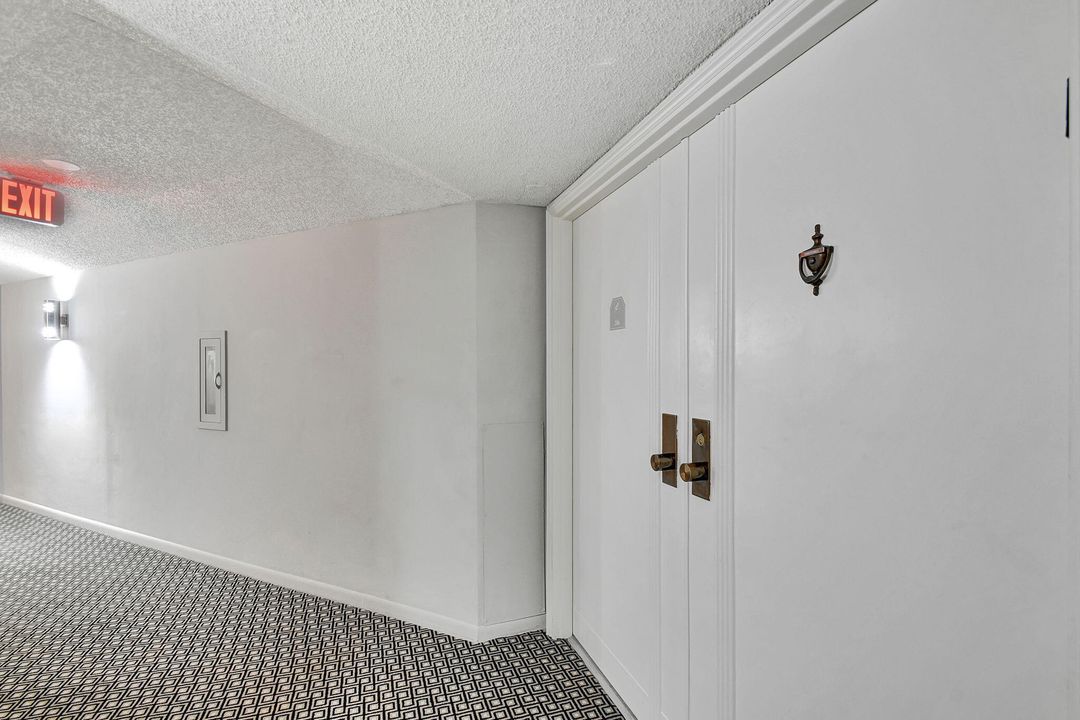 For Sale: $995,000 (3 beds, 2 baths, 2200 Square Feet)