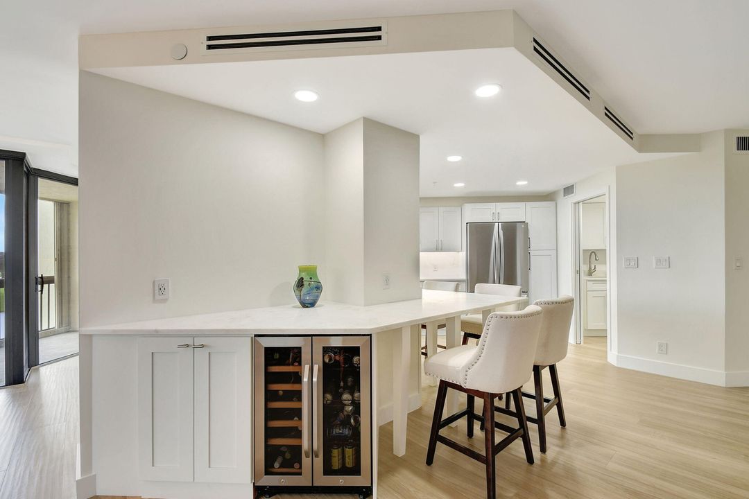 For Sale: $995,000 (3 beds, 2 baths, 2200 Square Feet)