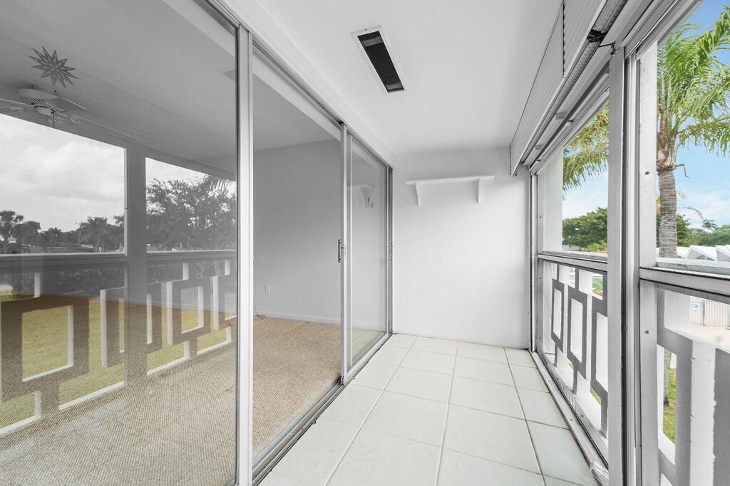 For Sale: $224,900 (2 beds, 2 baths, 869 Square Feet)