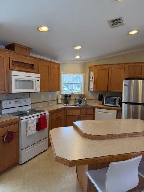 На продажу: $95,000 (2 спален, 2 ванн, 1344 Квадратных фут)