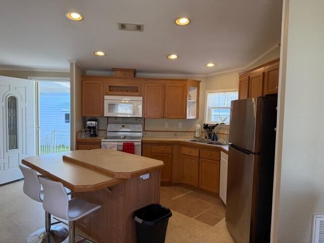 На продажу: $95,000 (2 спален, 2 ванн, 1344 Квадратных фут)