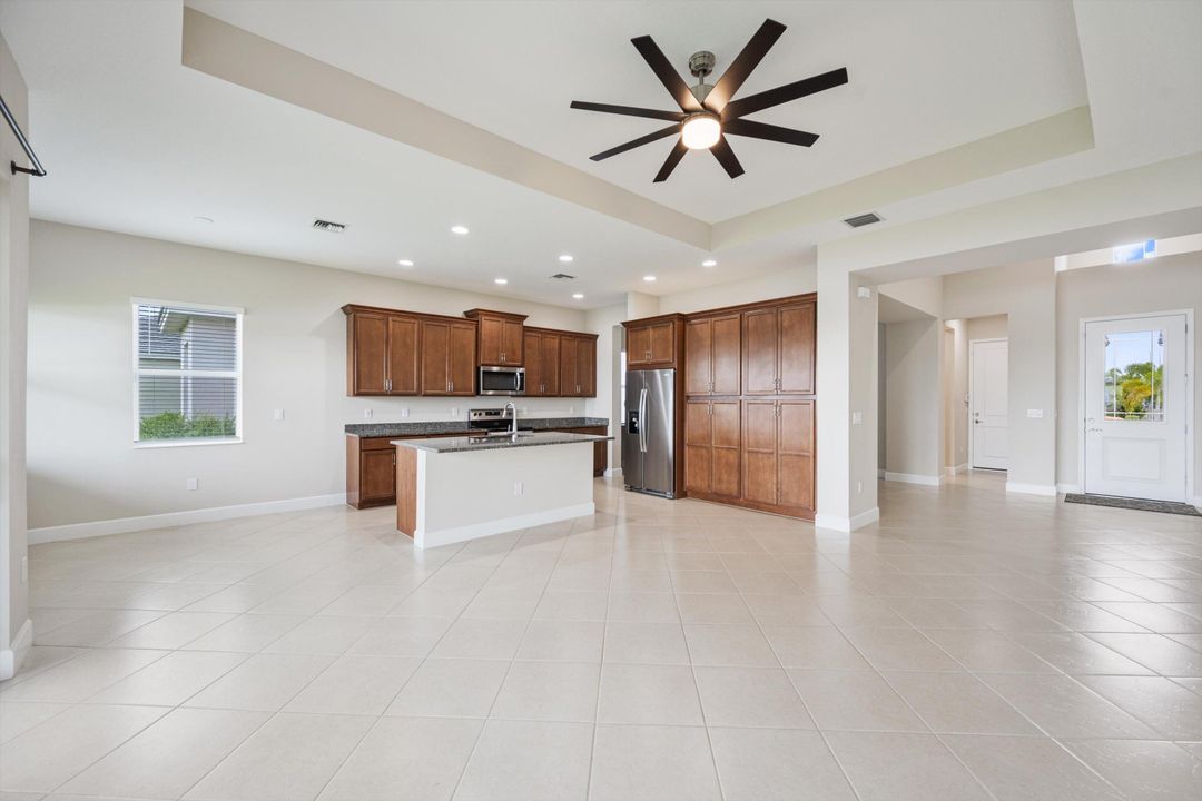 En Renta: $3,300 (3 camas, 2 baños, 1913 Pies cuadrados)