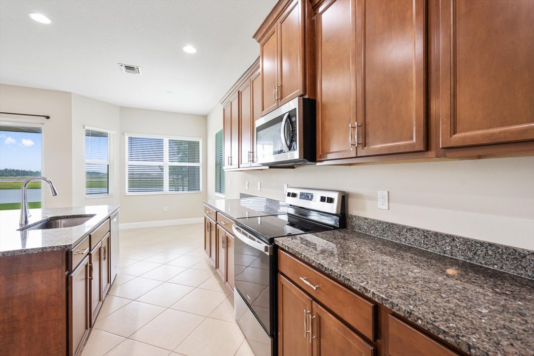 En Renta: $3,300 (3 camas, 2 baños, 1913 Pies cuadrados)