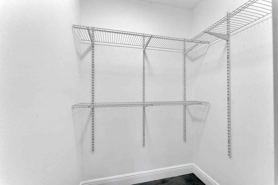 待售: $265,000 (2 贝兹, 2 浴室, 936 平方英尺)