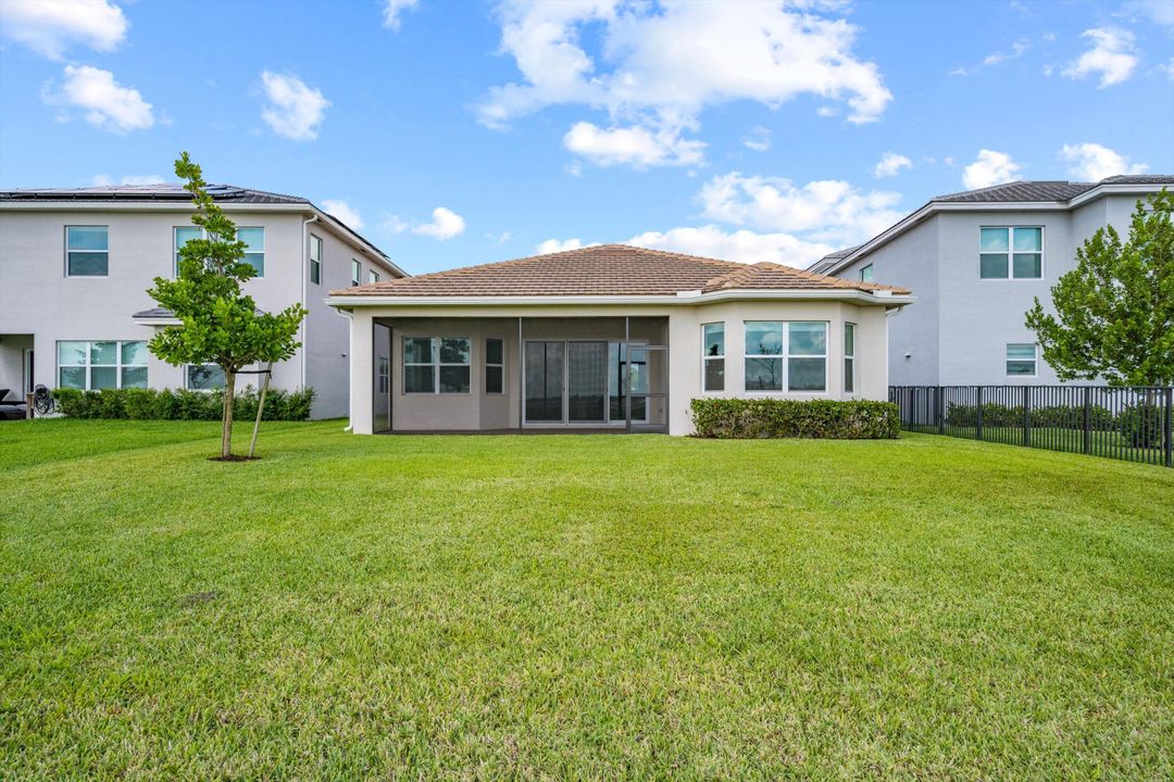 En Renta: $3,300 (3 camas, 2 baños, 1913 Pies cuadrados)