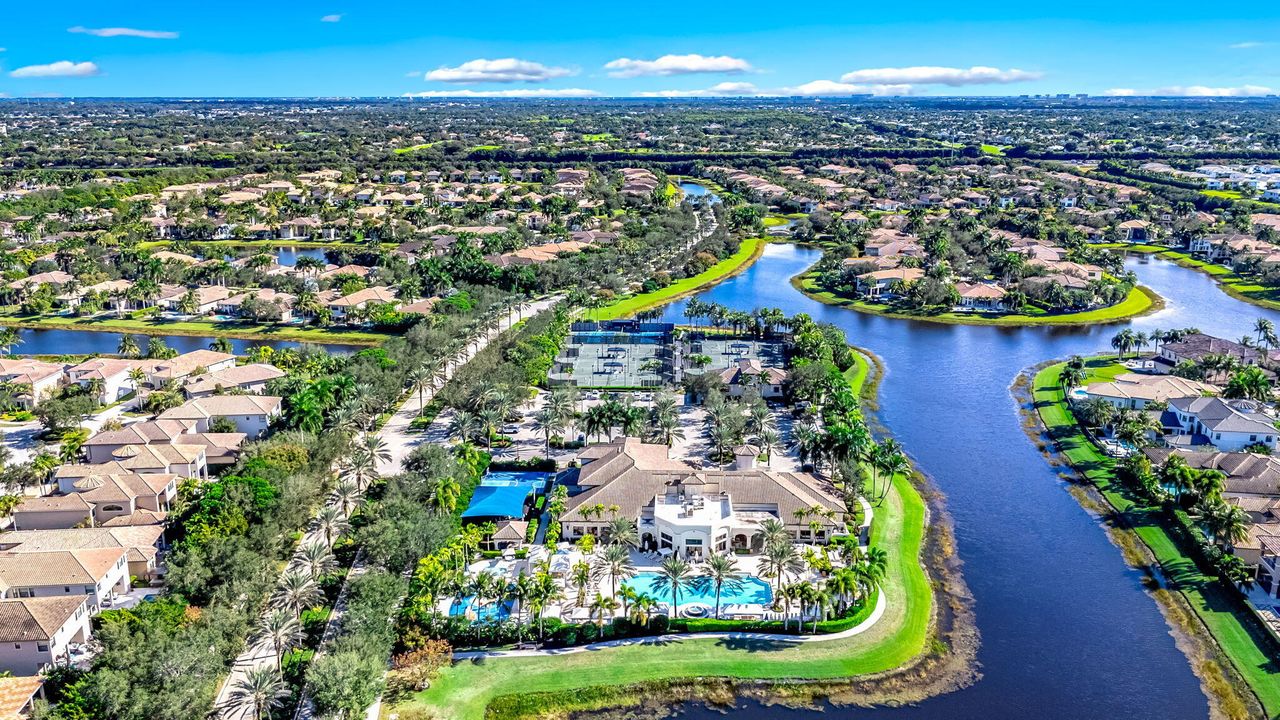 В аренду: $11,000 (5 спален, 5 ванн, 4248 Квадратных фут)