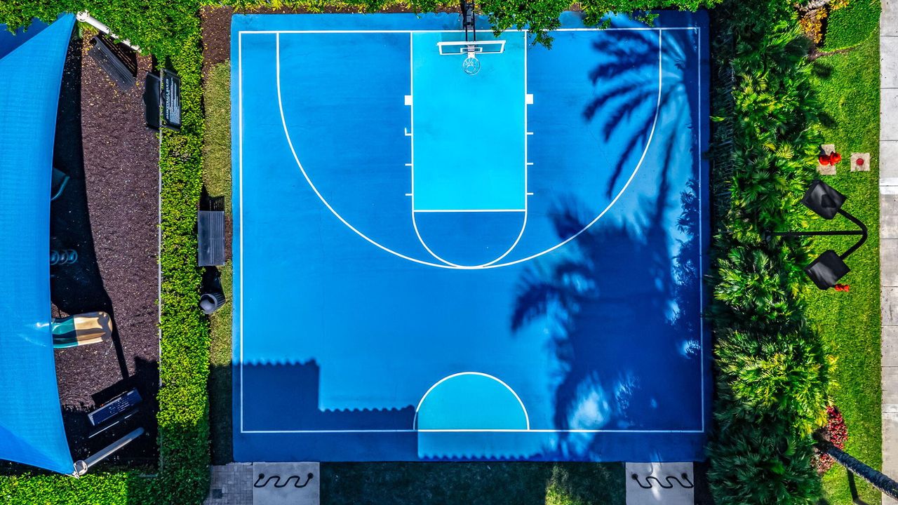 В аренду: $11,000 (5 спален, 5 ванн, 4248 Квадратных фут)