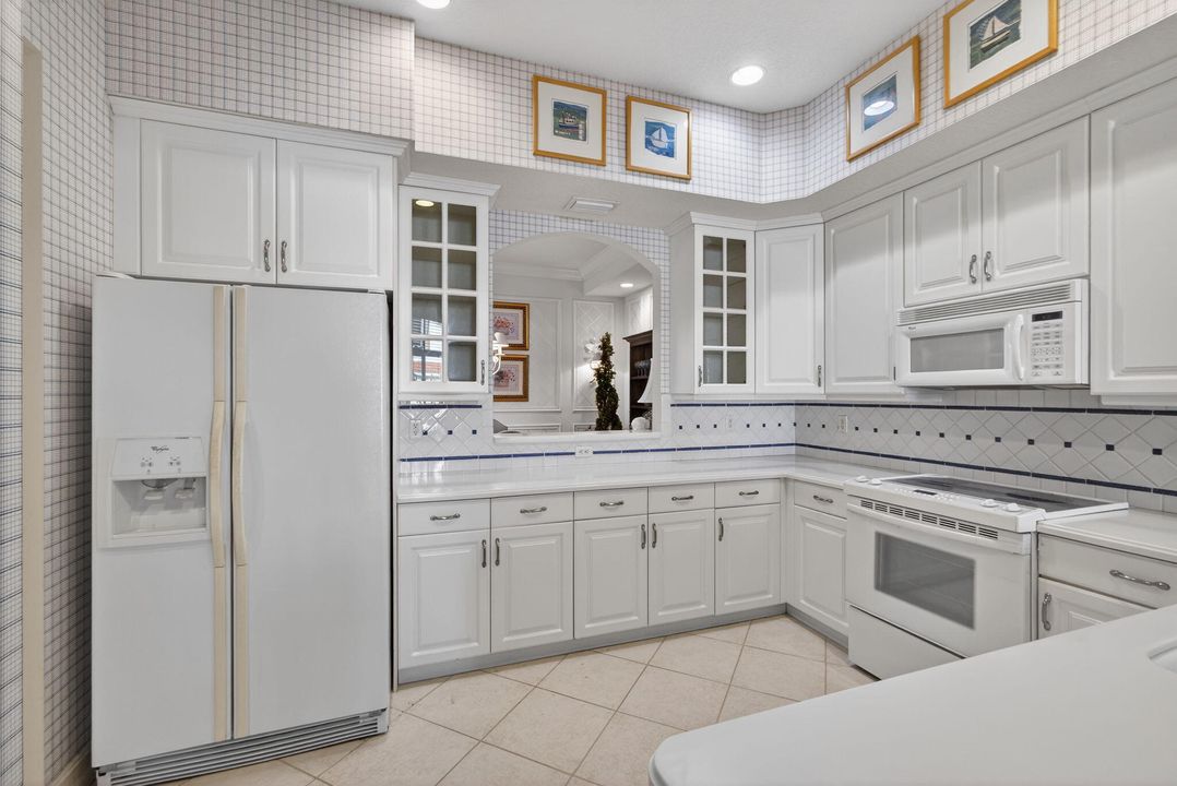 Activo con contrato: $855,000 (3 camas, 2 baños, 2085 Pies cuadrados)