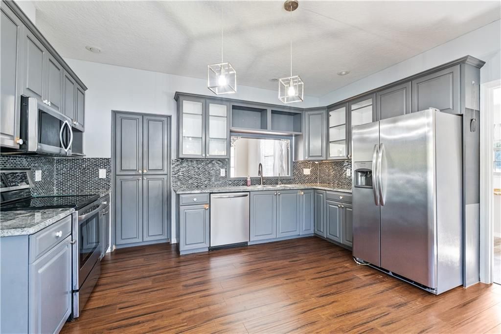 待售: $655,000 (3 贝兹, 2 浴室, 2210 平方英尺)