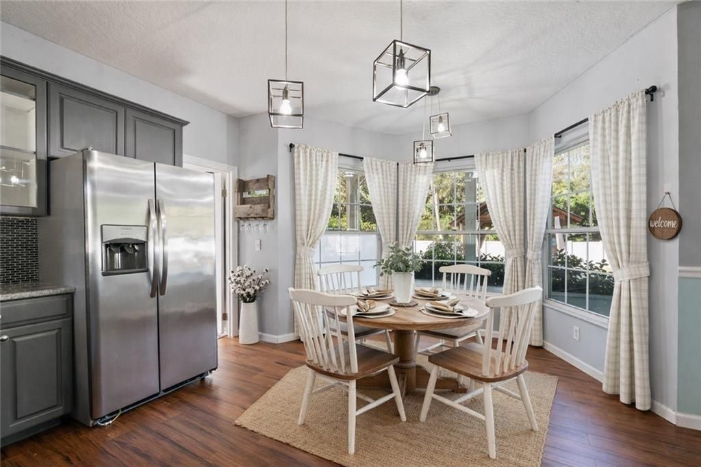 待售: $655,000 (3 贝兹, 2 浴室, 2210 平方英尺)