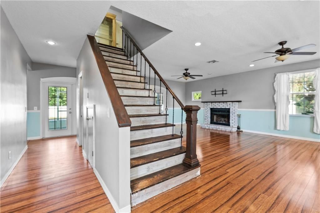 待售: $655,000 (3 贝兹, 2 浴室, 2210 平方英尺)