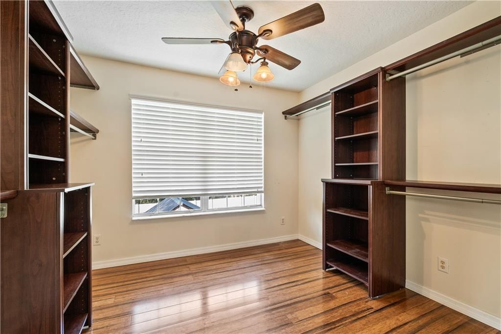 待售: $655,000 (3 贝兹, 2 浴室, 2210 平方英尺)