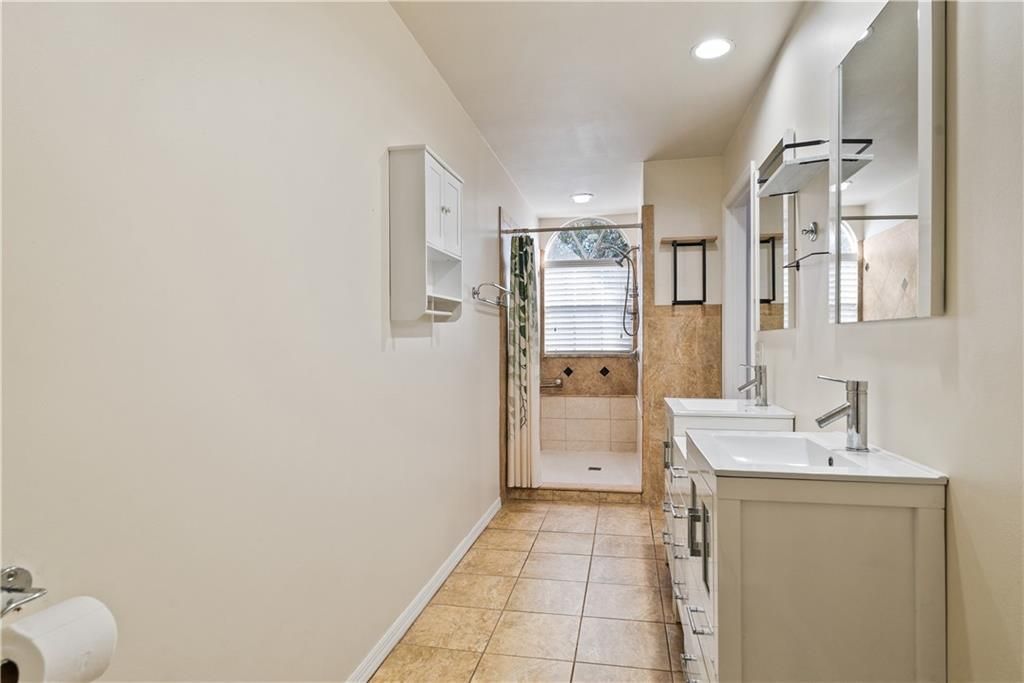 待售: $655,000 (3 贝兹, 2 浴室, 2210 平方英尺)