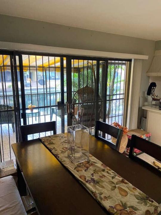 For Sale: $545,000 (3 beds, 2 baths, 1460 Square Feet)