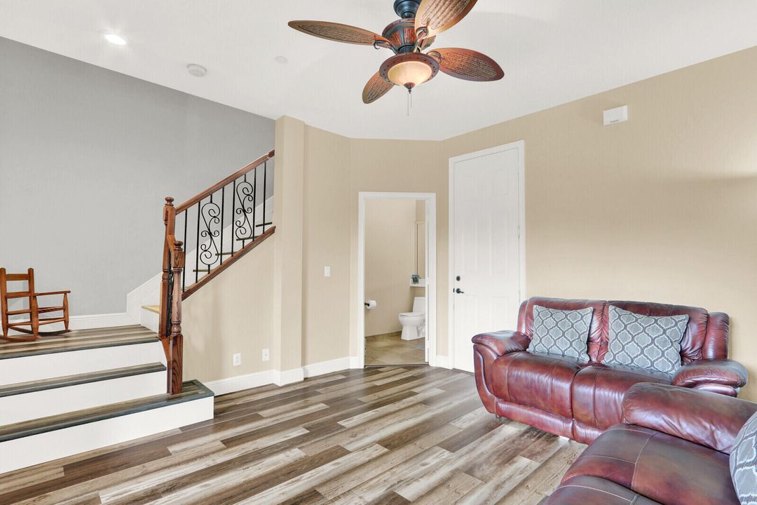 待售: $590,000 (3 贝兹, 3 浴室, 2274 平方英尺)