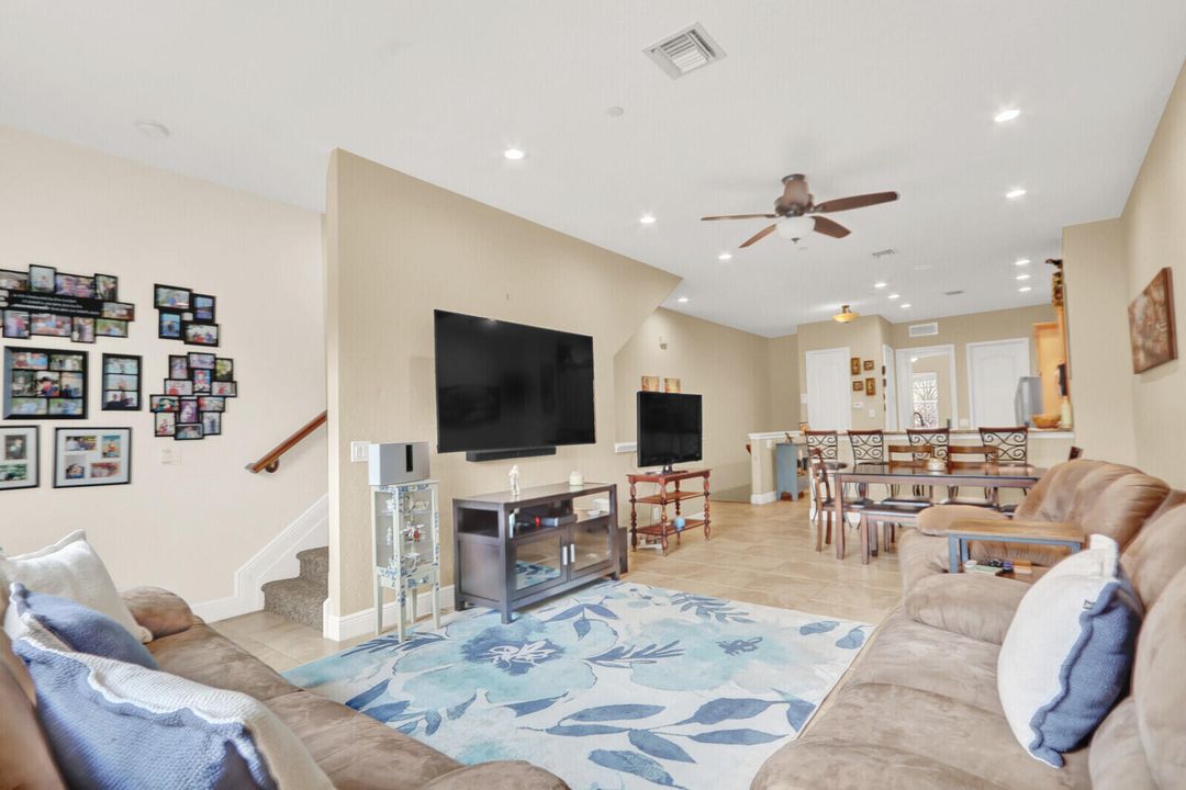 待售: $590,000 (3 贝兹, 3 浴室, 2274 平方英尺)