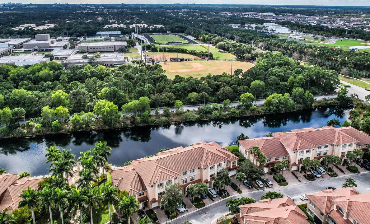 待售: $590,000 (3 贝兹, 3 浴室, 2274 平方英尺)