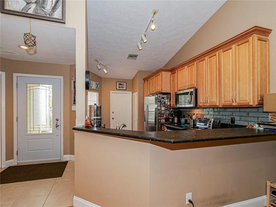 For Rent: $1,995 (2 beds, 2 baths, 966 Square Feet)