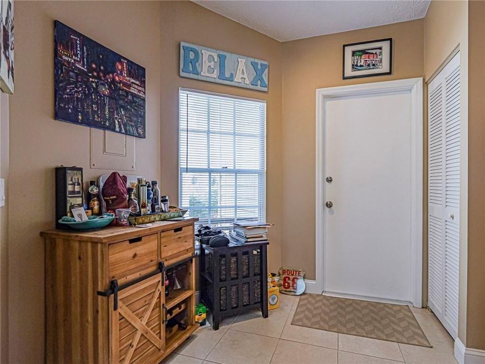 For Rent: $1,995 (2 beds, 2 baths, 966 Square Feet)