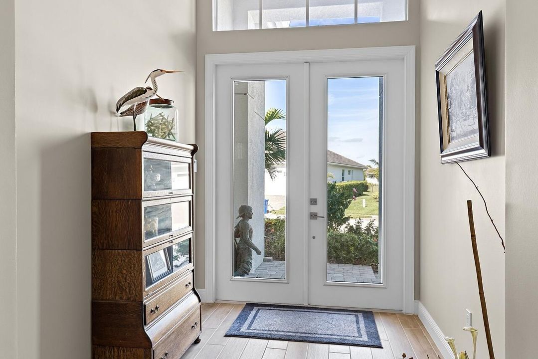 En Venta: $1,350,000 (3 camas, 3 baños, 2721 Pies cuadrados)