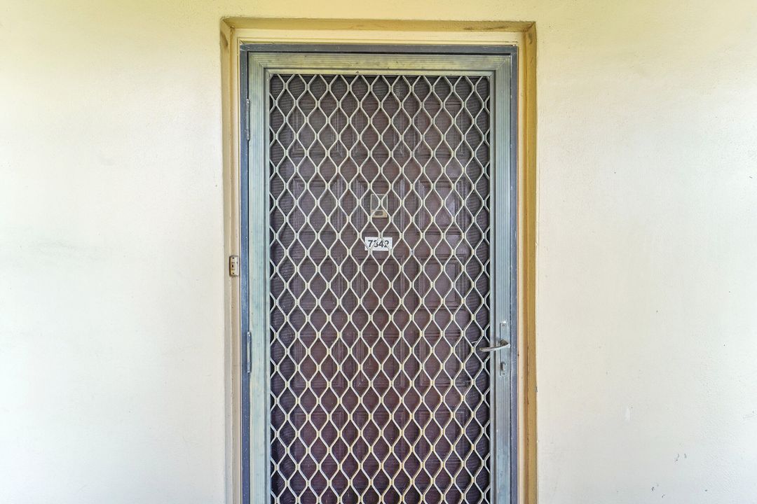 待售: $195,999 (2 贝兹, 2 浴室, 1010 平方英尺)