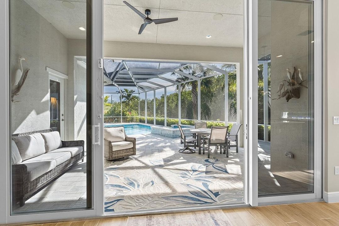 En Venta: $1,350,000 (3 camas, 3 baños, 2721 Pies cuadrados)