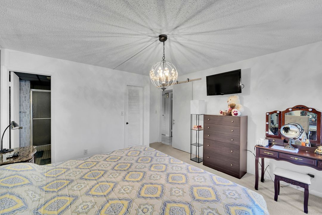 待售: $195,999 (2 贝兹, 2 浴室, 1010 平方英尺)