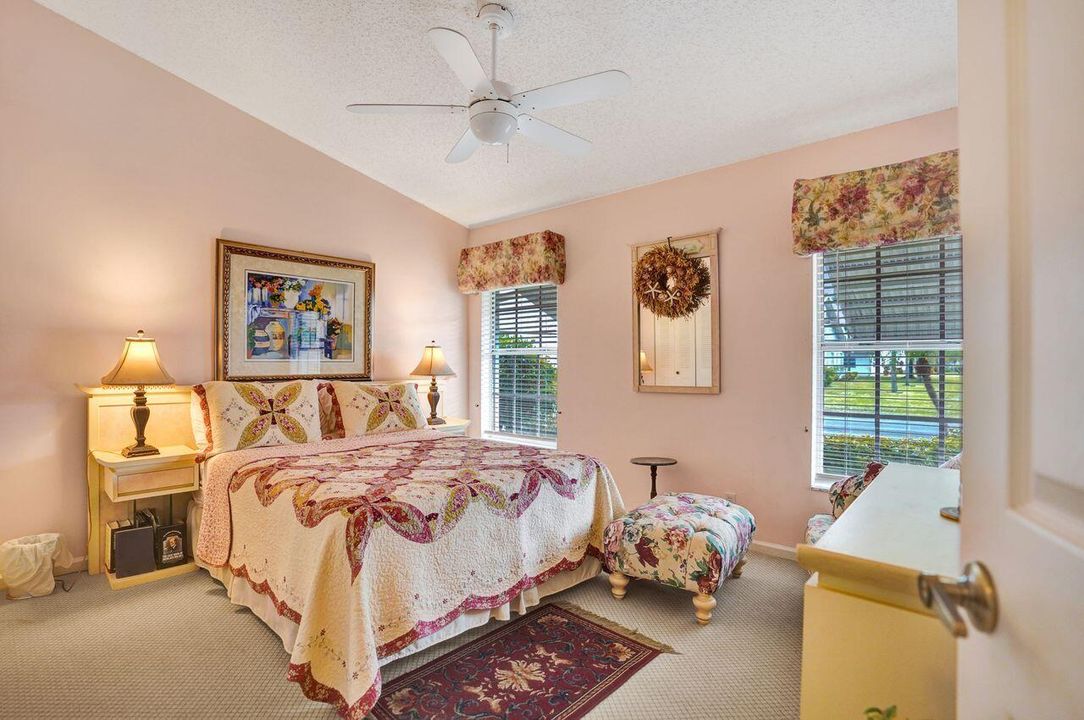 For Sale: $369,000 (2 beds, 2 baths, 1715 Square Feet)