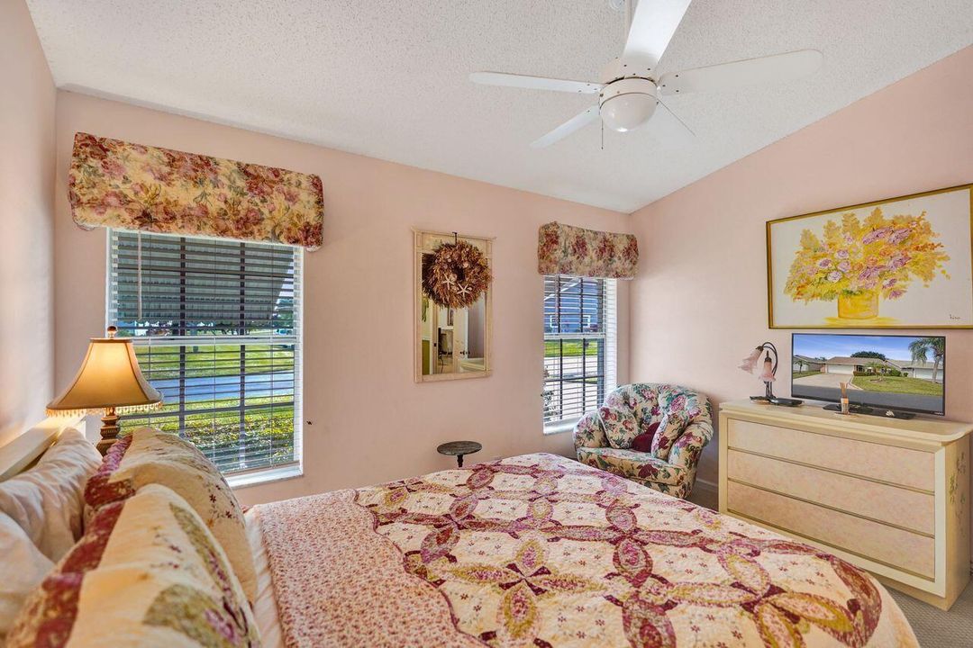 For Sale: $369,000 (2 beds, 2 baths, 1715 Square Feet)