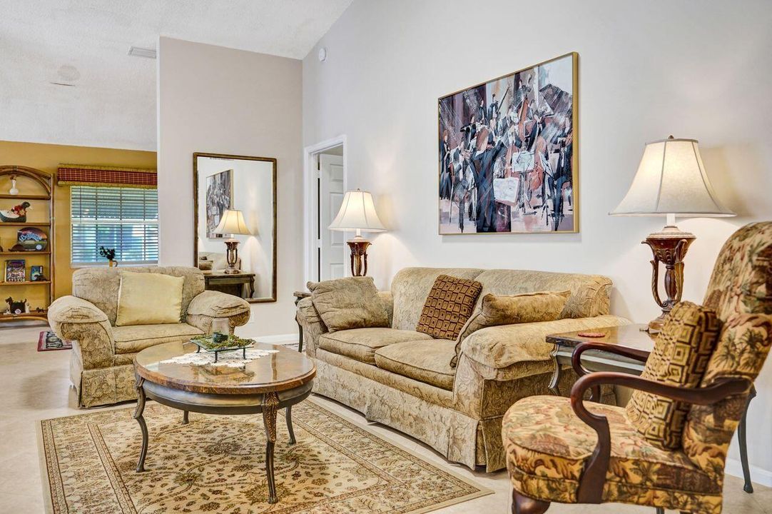 For Sale: $369,000 (2 beds, 2 baths, 1715 Square Feet)