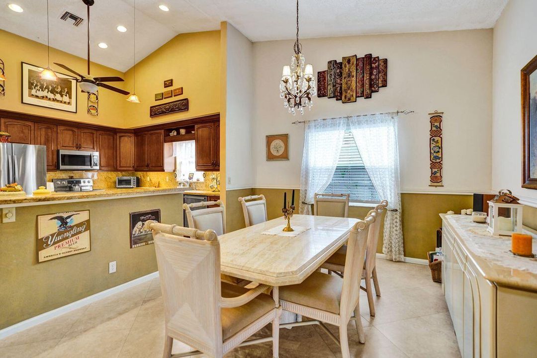 For Sale: $369,000 (2 beds, 2 baths, 1715 Square Feet)