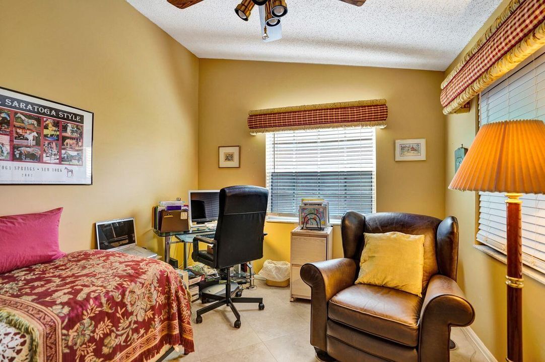 For Sale: $369,000 (2 beds, 2 baths, 1715 Square Feet)